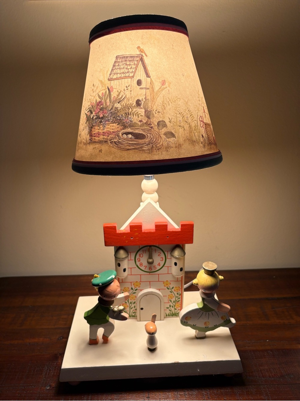 Vintage Irma Wooden Children’s Lamp Featuring Hand-Painted Figures - Picture 12 of 15